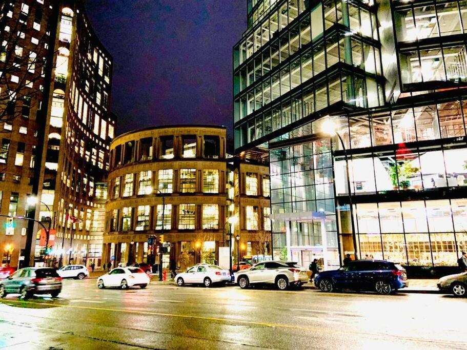 Heart Of Downtown King Suite/parkng/pool/gym/sauna Apartamento Vancouver